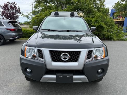 Used 2011 Nissan Xterra PRO-4X w/ Pro-4x Leather Pkg AWD/4WD image 2