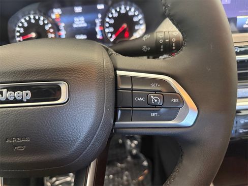 Used 2023 Jeep Compass Latitude w/ Convenience Group image 24