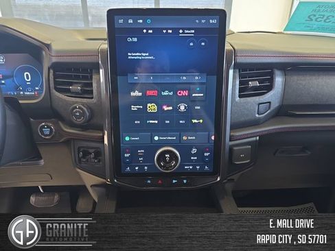Used 2024 Ford Expedition Limited AWD/4WD image 18