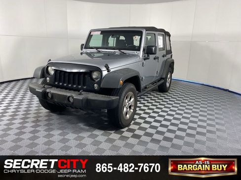 Used 2014 Jeep Wrangler Unlimited Sport image 3