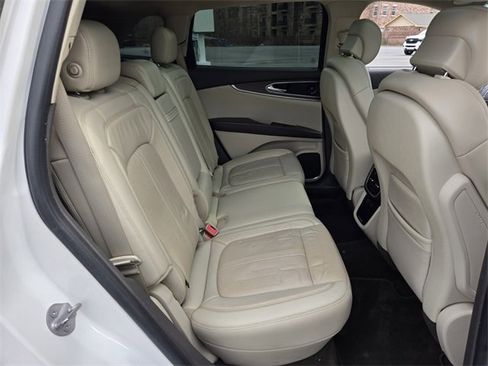 Used 2019 Lincoln Nautilus Reserve image 17