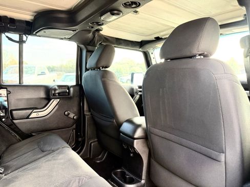 Used 2015 Jeep Wrangler Unlimited Sport w/ Connectivity Group image 34