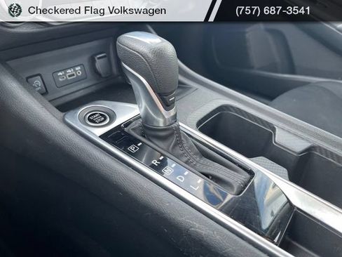 Used 2024 Nissan Sentra SV FWD image 41