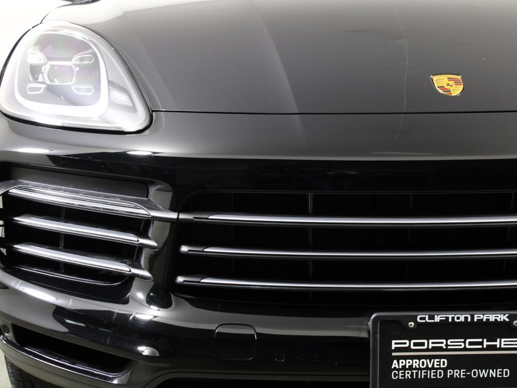Certified 2023 Porsche Cayenne AWD/4WD image 11