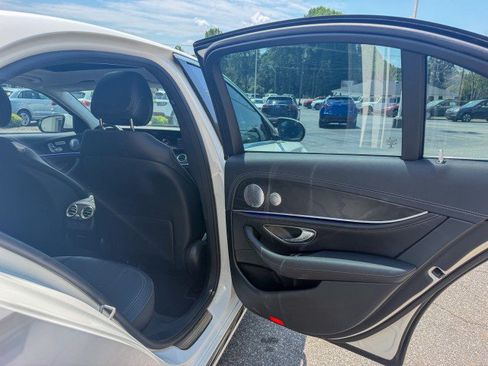 Used 2018 Mercedes-Benz E 300 image 19