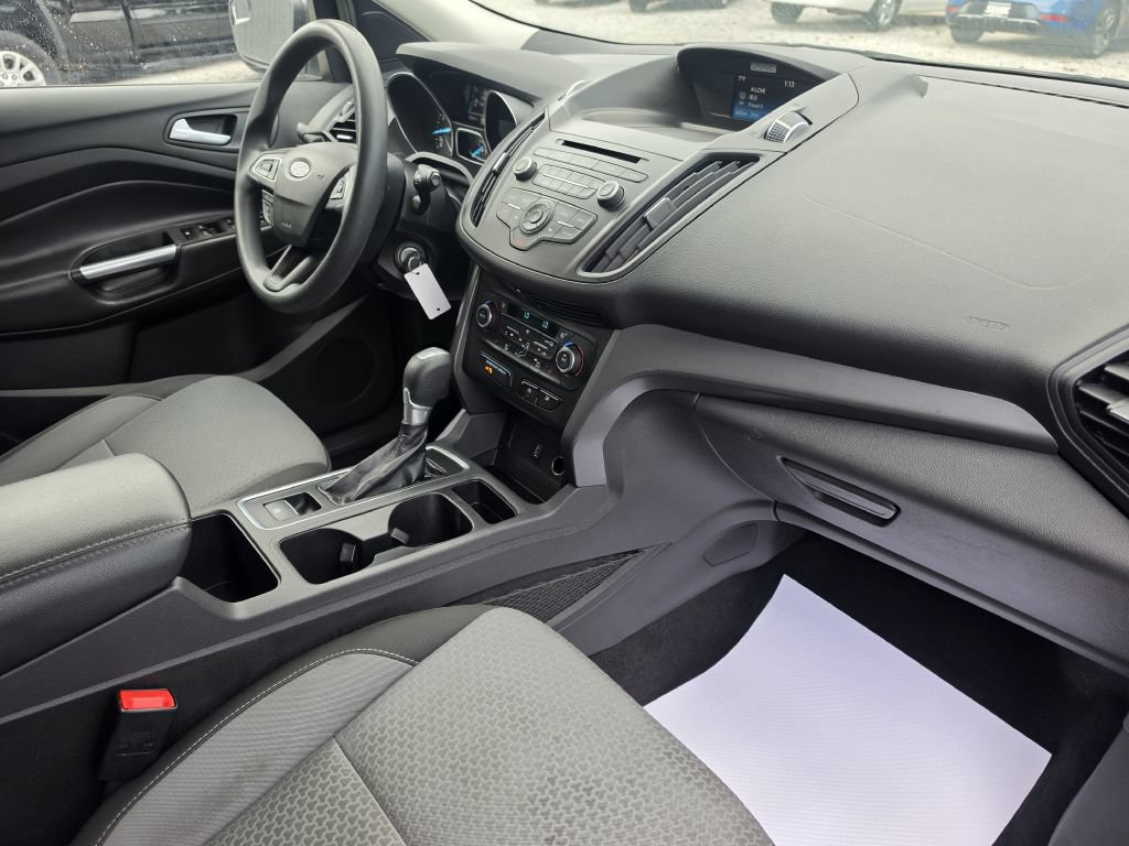 Used 2017 Ford Escape SE w/ SE Cold Weather Package AWD/4WD image 15