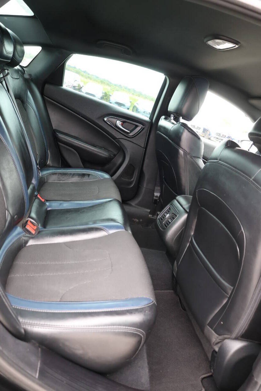 Used 2015 Chrysler 200 S w/ Navigation & Sound Group I FWD image 16