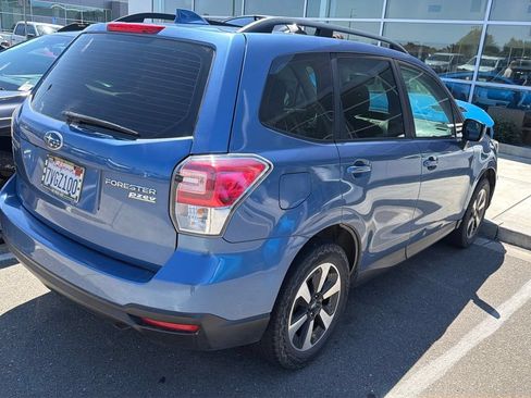 Used 2017 Subaru Forester 2.5i w/ Alloy Wheel Package AWD/4WD image 2