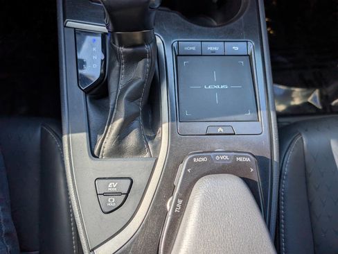 Used 2021 Lexus UX 250h w/ Accessory Package (Z2) AWD/4WD image 21