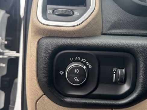 Used 2021 RAM 1500 Big Horn AWD/4WD image 19