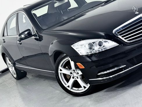 Used 2011 Mercedes-Benz S 550 4MATIC image 4