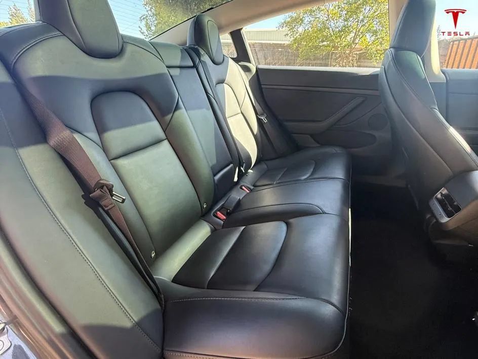 Used 2023 Tesla Model 3 Standard Range RWD image 19