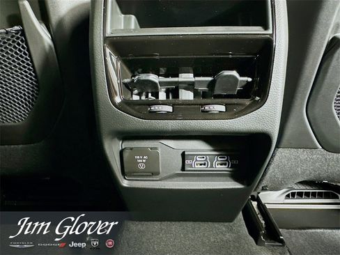 New 2025 Jeep Grand Cherokee Laredo image 27