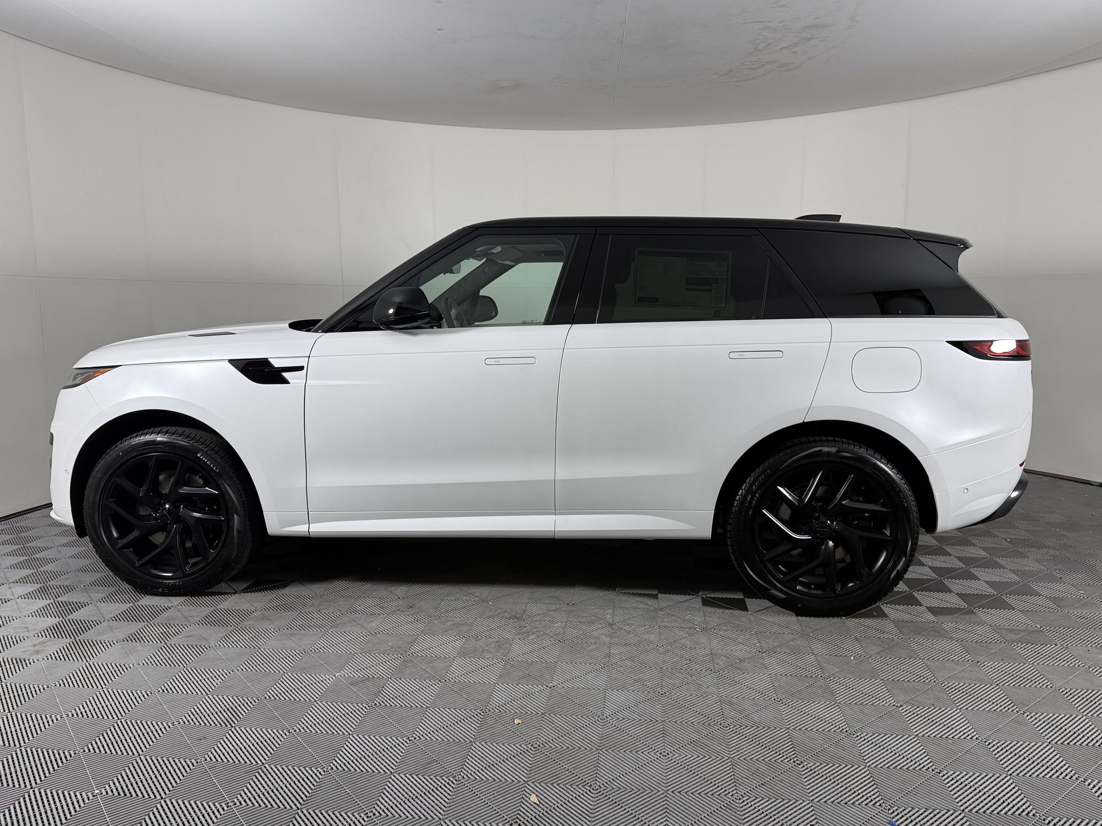 New 2027 Land Rover Range Rover Sport Battersea AWD/4WD image 2
