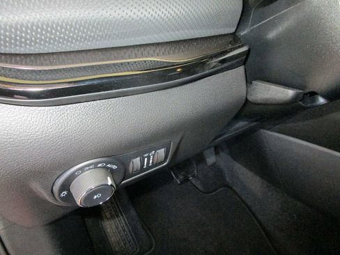 New 2026 Jeep Compass Latitude image 19