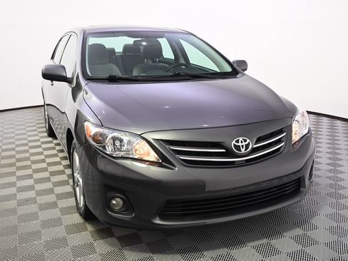 Used 2013 Toyota Corolla LE w/ Premium Pkg FWD image 9