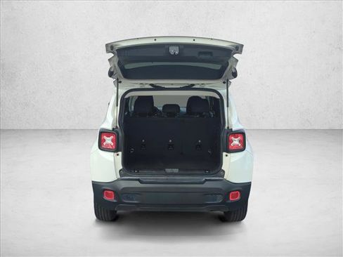 Used 2023 Jeep Renegade Latitude image 9