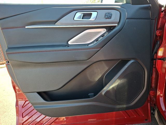 Certified 2025 Ford Explorer ST AWD/4WD image 13