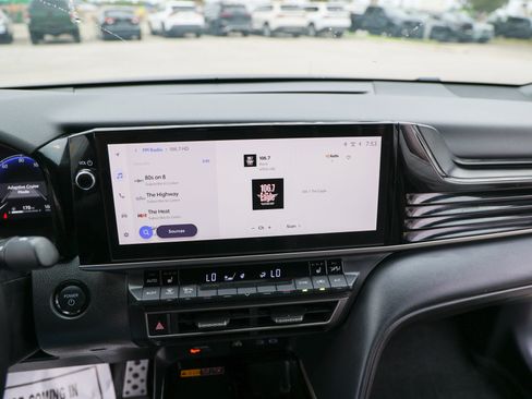 Used 2025 Toyota Camry XSE FWD image 21