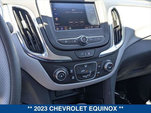 Used 2023 Chevrolet Equinox LS FWD image 17