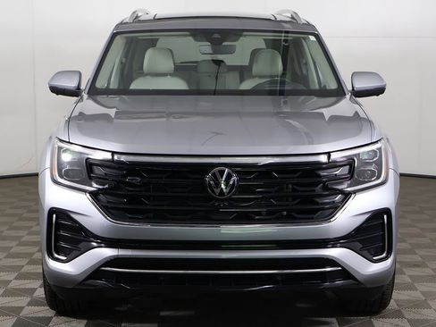 Used 2024 Volkswagen Atlas SEL Premium R-Line AWD/4WD image 17
