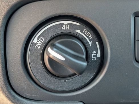 Used 2025 Nissan Frontier PRO-4X w/ Pro Convenience Package AWD/4WD image 28