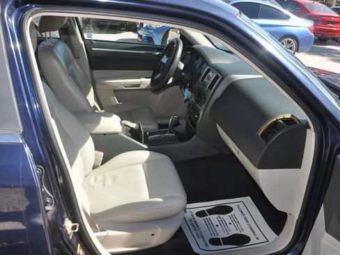 Used 2005 Chrysler 300 Touring w/ Sound Group RWD image 13