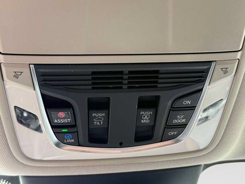 Used 2024 Acura MDX w/ Technology Package AWD/4WD image 29