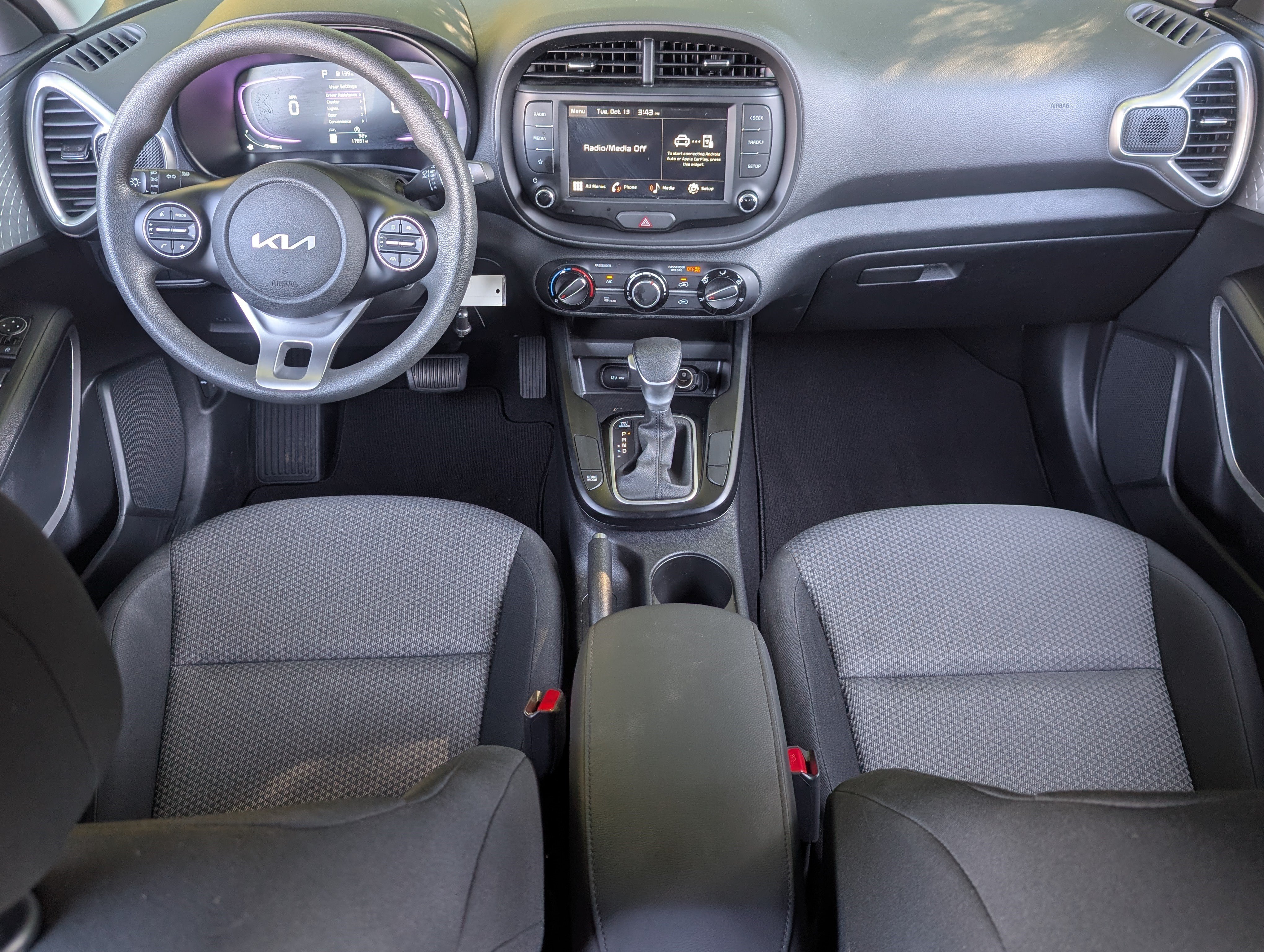 Used 2025 Kia Soul LX w/ LX Technology Package FWD image 21