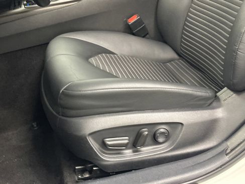 Used 2023 Toyota Camry SE image 13