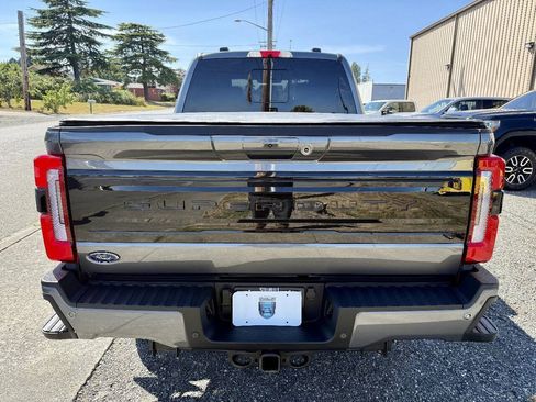 Used 2026 Ford F350 Platinum w/ FX4 Off-Road Package AWD/4WD image 4
