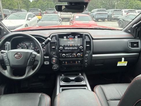 Used 2023 Nissan Titan PRO-4X w/ Pro-4x Convenience Package AWD/4WD image 15