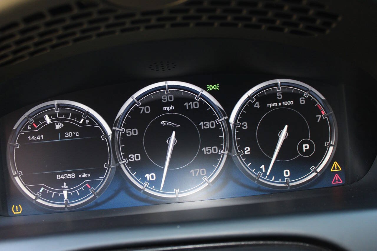 Used 2014 Jaguar XJ L Portfolio RWD image 23