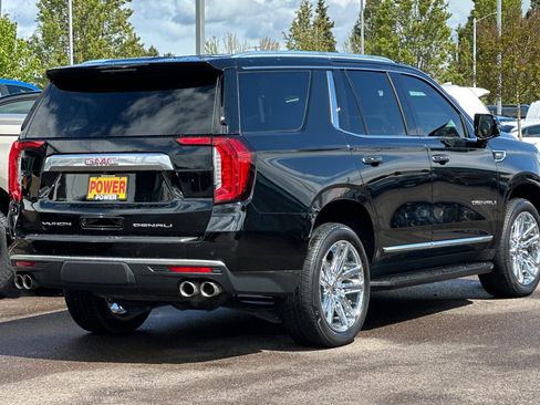 Used 2023 GMC Yukon Denali w/ LPO, Floor Liner Package AWD/4WD image 4