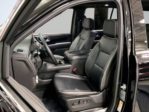 Used 2023 GMC Yukon SLT AWD/4WD image 25