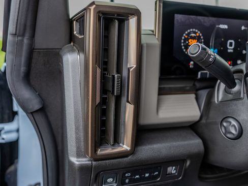 Used 2025 GMC Hummer EV 3X w/ LPO, Cargo Utility Package AWD/4WD image 10