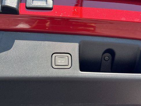 New 2026 Chevrolet Equinox EV LT image 17