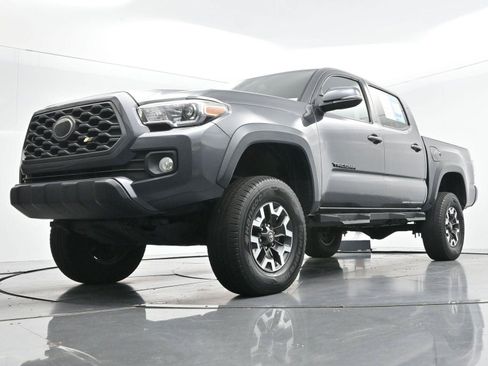 Used 2020 Toyota Tacoma TRD Off-Road w/ Technology Package AWD/4WD image 46