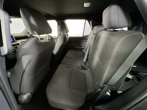 Used 2025 Toyota 4Runner SR5 AWD/4WD image 23
