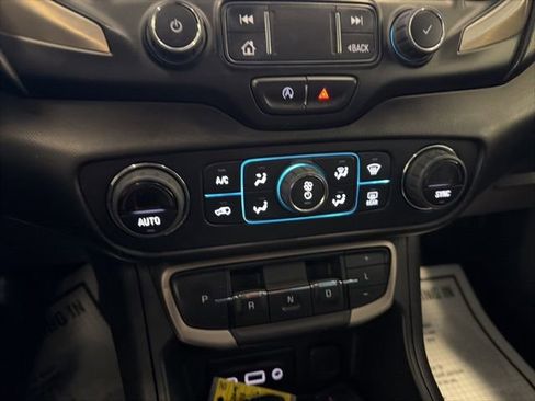 Used 2023 GMC Terrain Denali image 28