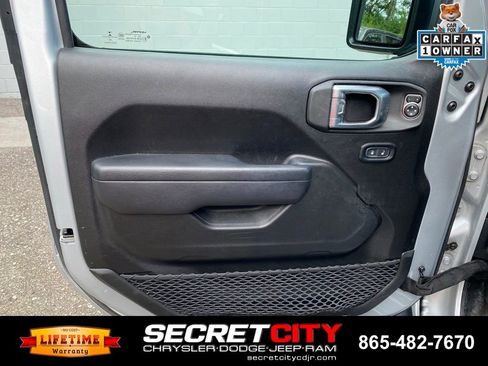 Used 2023 Jeep Wrangler Sport AWD/4WD image 12