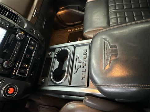 Used 2017 Nissan Titan Platinum Reserve image 31