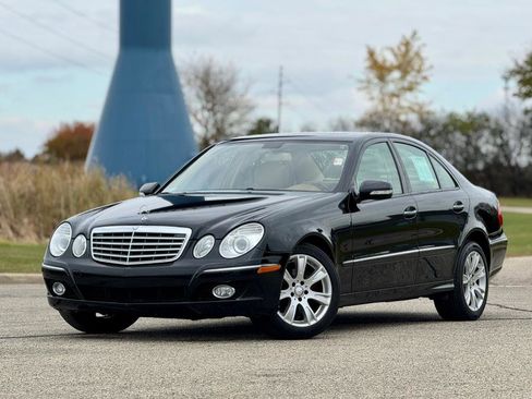 Used 2009 Mercedes-Benz E 350 4MATIC Sedan image 1