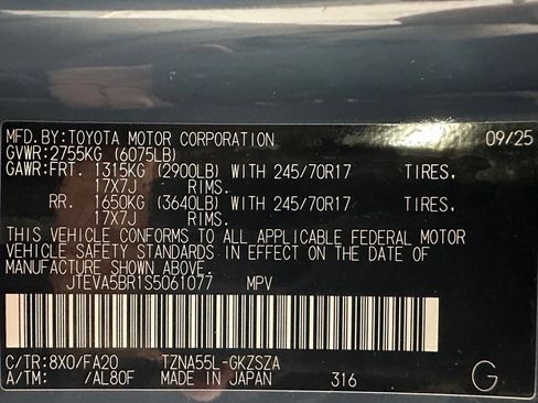 Used 2025 Toyota 4Runner SR5 AWD/4WD image 11