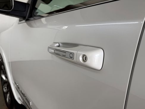 Used 2019 RAM 1500 Limited image 10