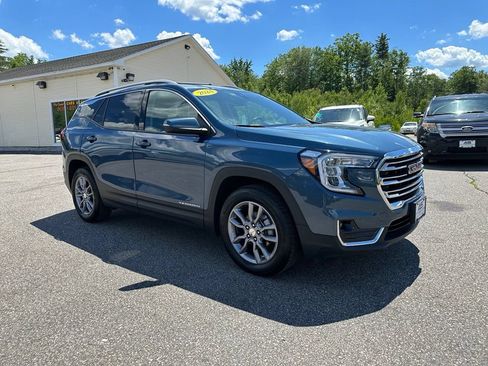 Used 2024 GMC Terrain SLT AWD/4WD image 7