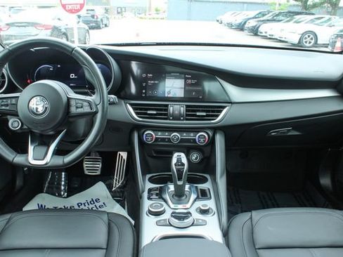 Used 2024 Alfa Romeo Giulia Ti AWD/4WD image 16