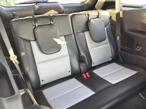 Used 2022 Ford Explorer XLT w/ Equipment Group 202A RWD image 43