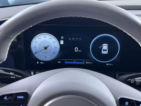 Used 2025 Hyundai Elantra SEL image 17