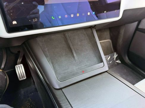 Used 2023 Tesla Model X Plaid image 24